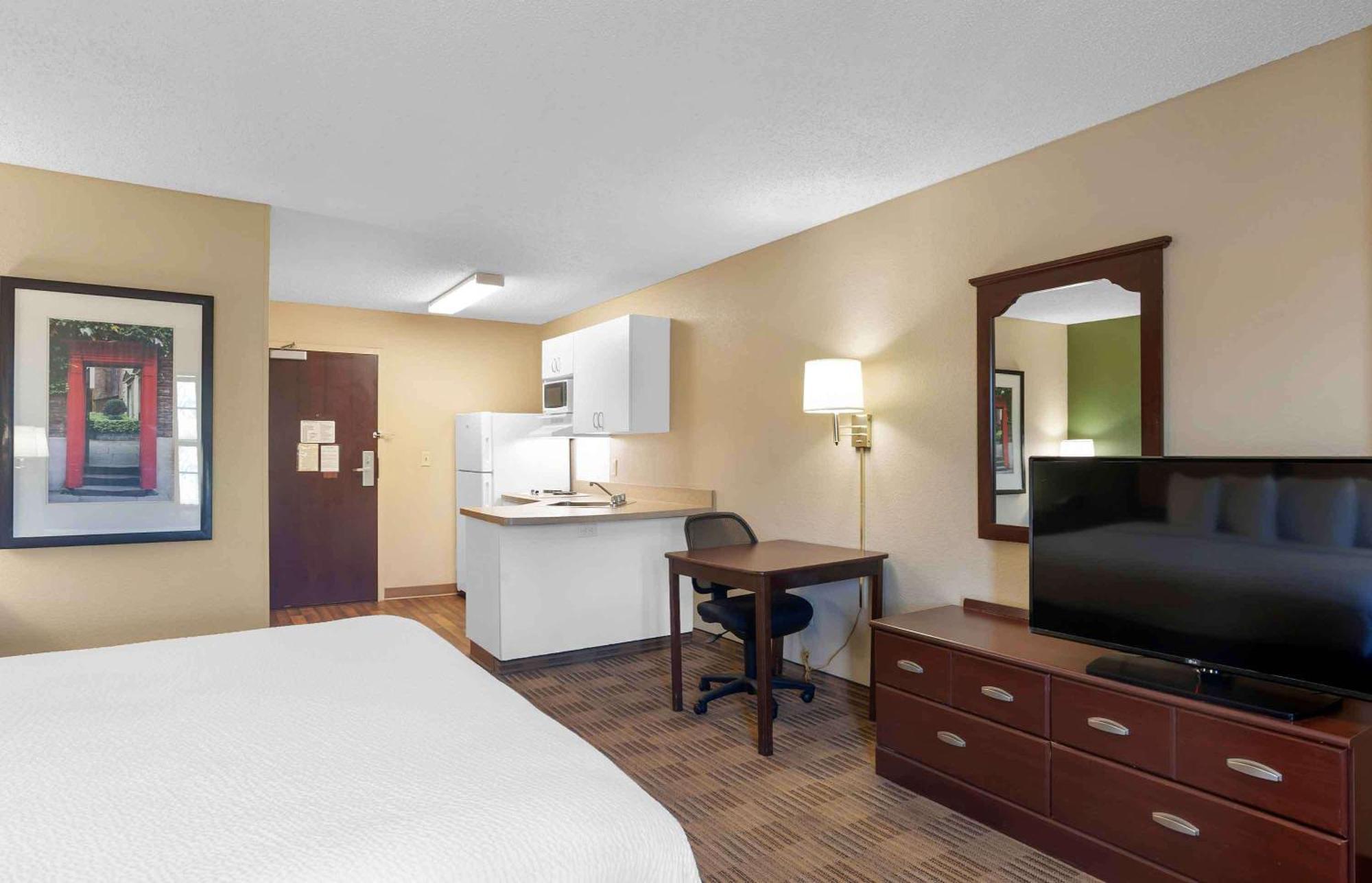 เอ็กซ์เทนด์ สเตย์ อเมริกา ชิคาโก- มิดเวย์ Hotel Bedford Park ภายนอก รูปภาพ