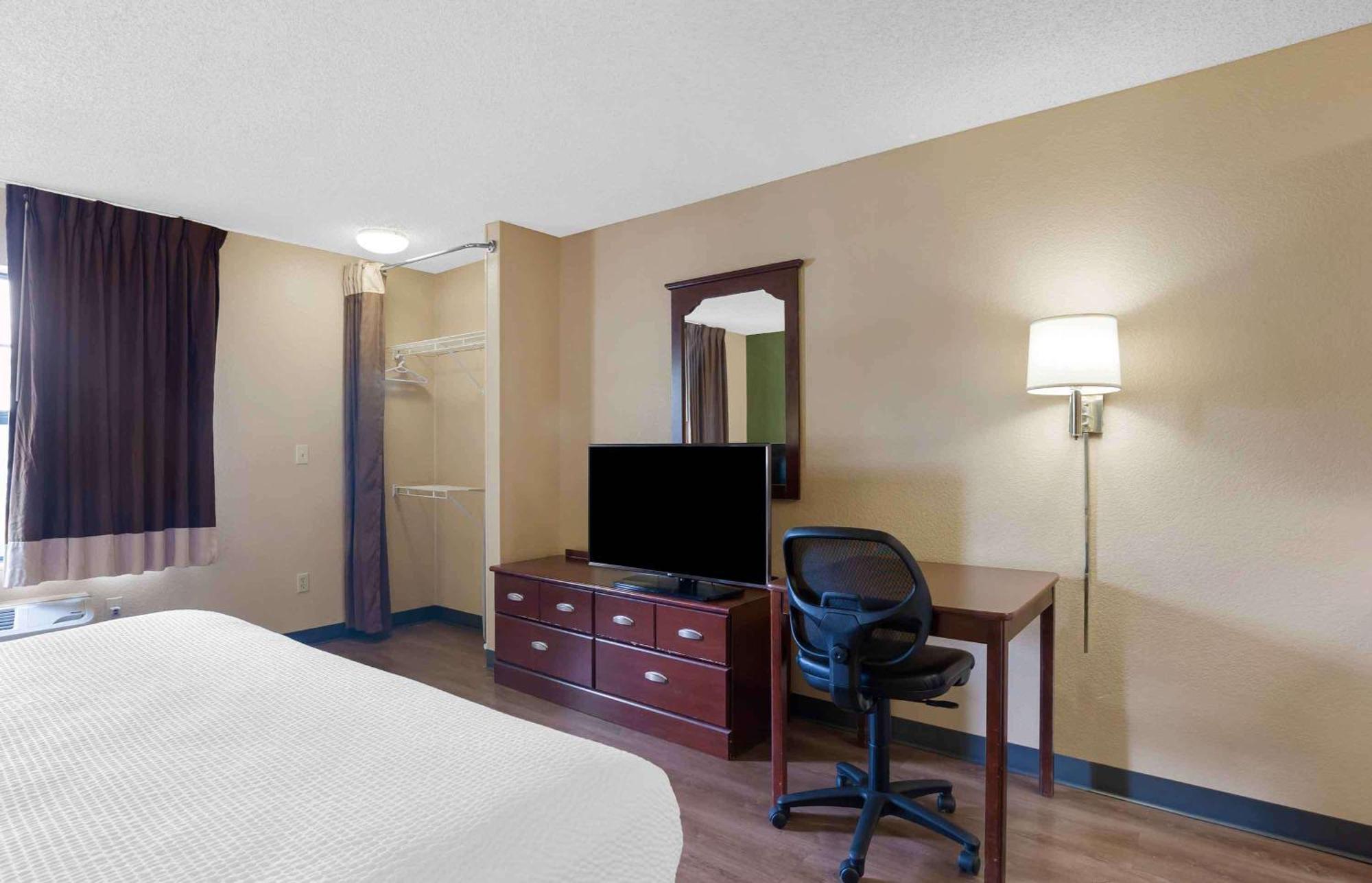 เอ็กซ์เทนด์ สเตย์ อเมริกา ชิคาโก- มิดเวย์ Hotel Bedford Park ภายนอก รูปภาพ