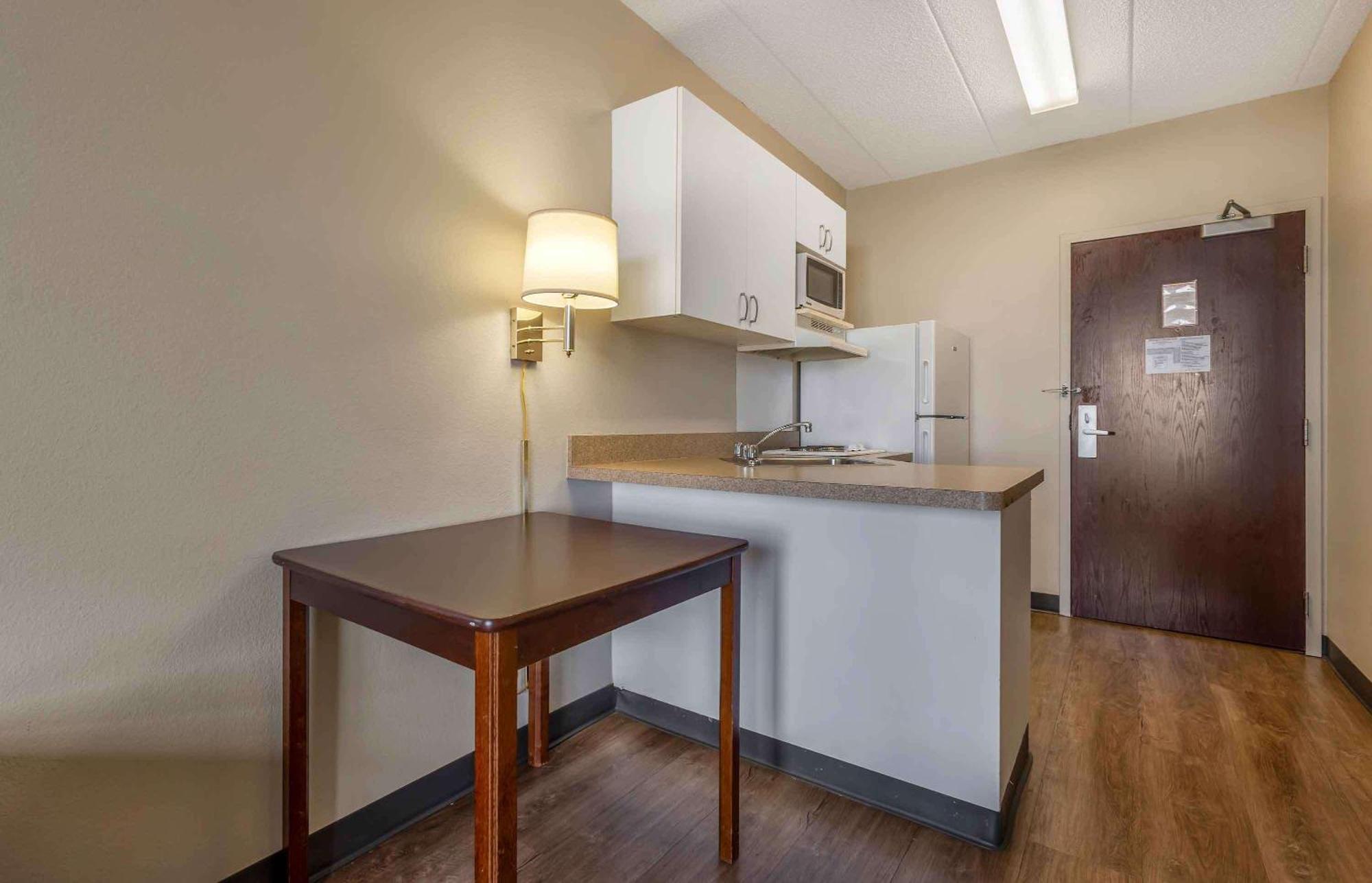 เอ็กซ์เทนด์ สเตย์ อเมริกา ชิคาโก- มิดเวย์ Hotel Bedford Park ภายนอก รูปภาพ