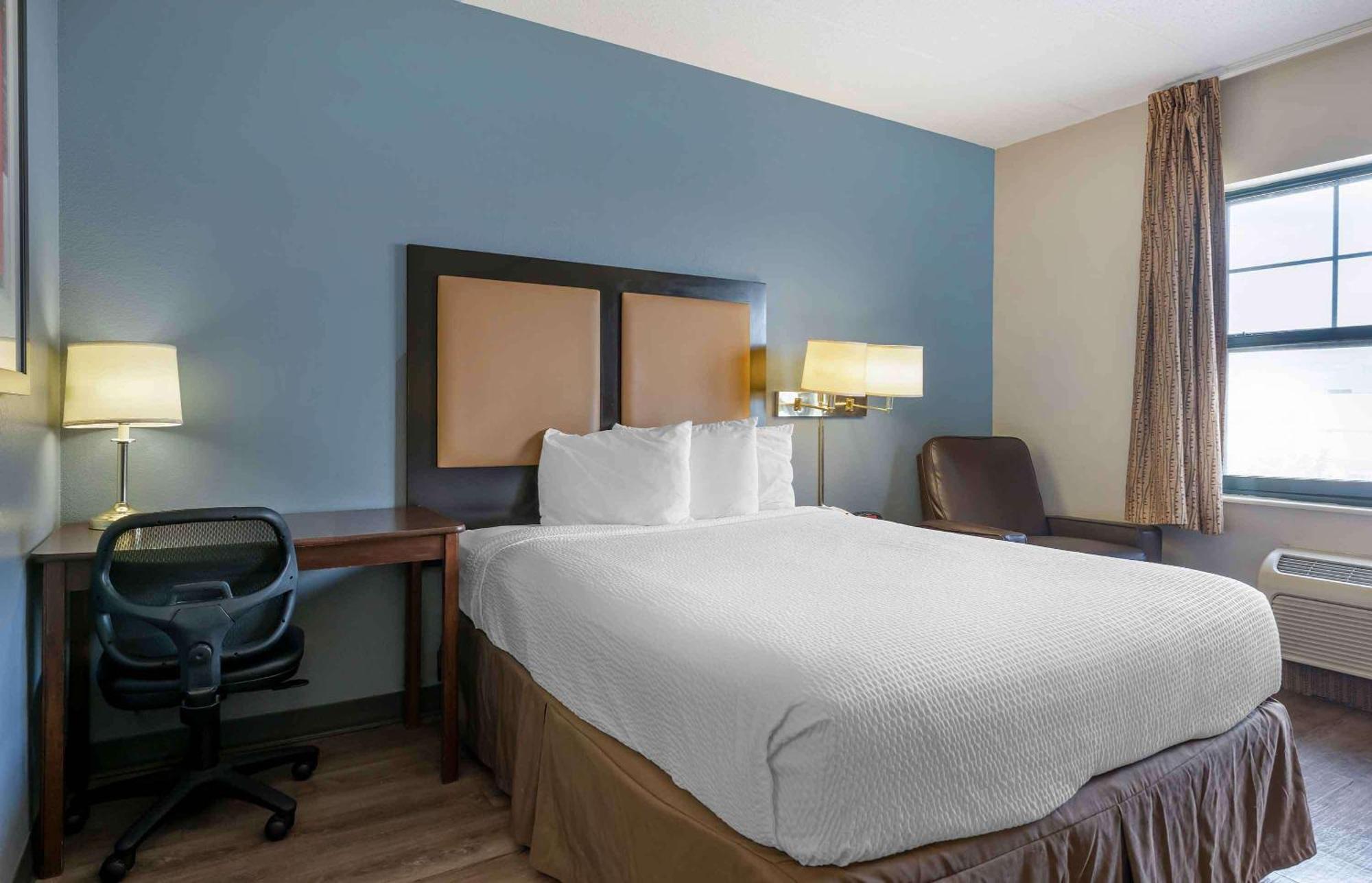 เอ็กซ์เทนด์ สเตย์ อเมริกา ชิคาโก- มิดเวย์ Hotel Bedford Park ภายนอก รูปภาพ